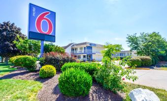 Motel 6 Windsor Locks, CT - Hartford