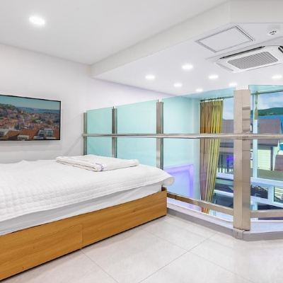 Basic Room, 1 Bedroom (Luxury Pool 102)