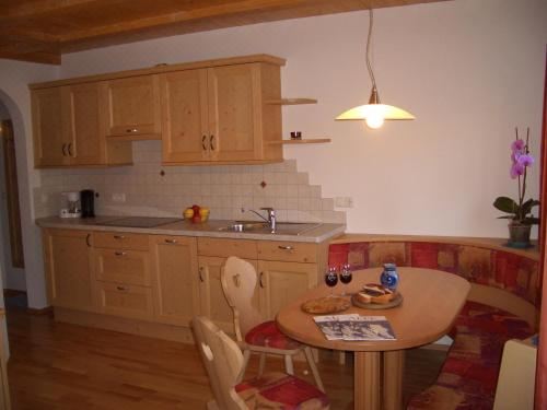 带梳化床的两卧室公寓