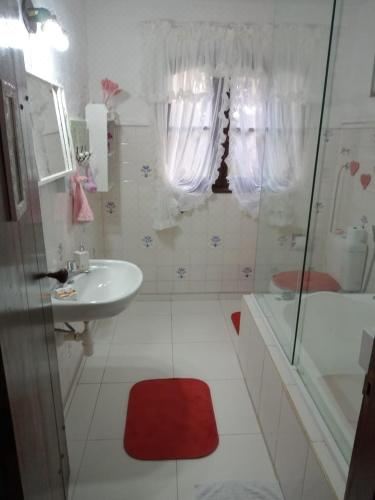 Chalé Pinheiro Velho Deluxe Double Room with Bath