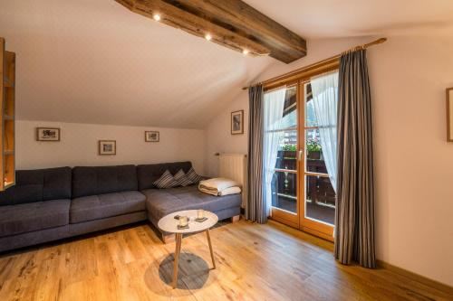 高级一卧室带阳台公寓