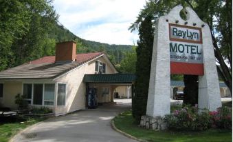 Ray Lyn Motel