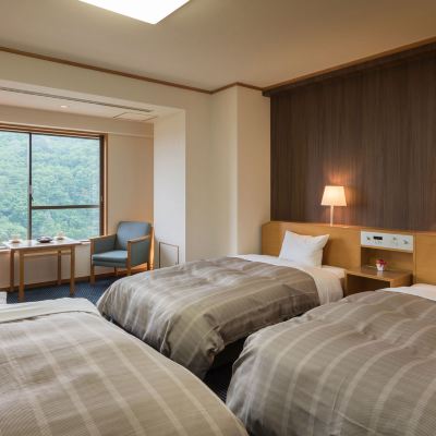 雙床房a 36.9平方米｜120cm小雙人床，可容納3人 【禁菸】 【山景】 千秋閣飯店優惠