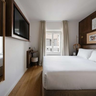 The Petite Signature Hotel Pulitzer Paris Promo Code