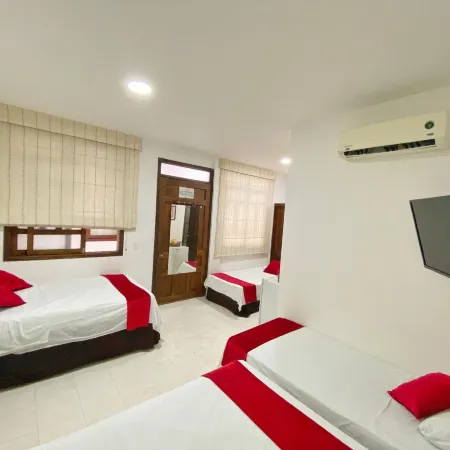 Hotel San Julian Отели в г. Гуадалахара де Буга
