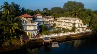 Stone Wood Riverfront Resort, Siolim Hotels in 