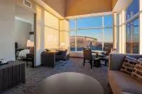 DoubleTree by Hilton Evansville Отели в г. 