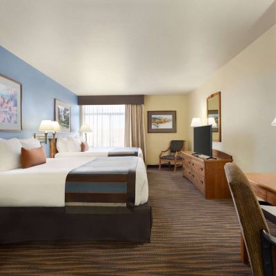 2 Queen Beds Room, Non-Smoking Wingate by Wyndham Denver Tech Center Promo Code