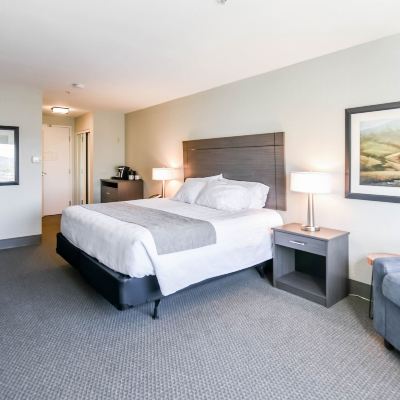 Standard, King Bed, Accessible, Tub, Non Smoking Shutters Hotel Promo Code
