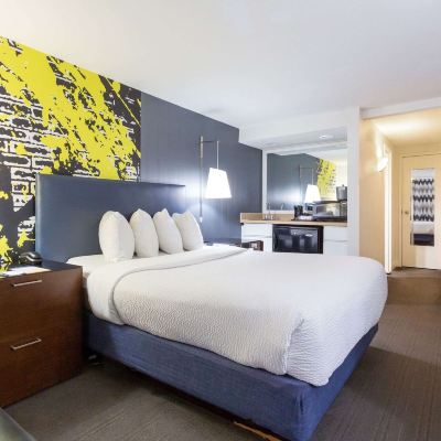 King Room-Non-Smoking Comfort Inn & Suites Baltimore Inner Harbor Promo Code