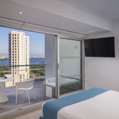 Luxury Room, 1 King Bed, Hot Tub, Sea View Suites Malecon Cancun Promo Code