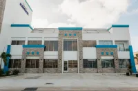 Surfrider Resort Hotel