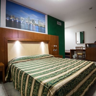 Junior Suite Orange Motel Promo Code