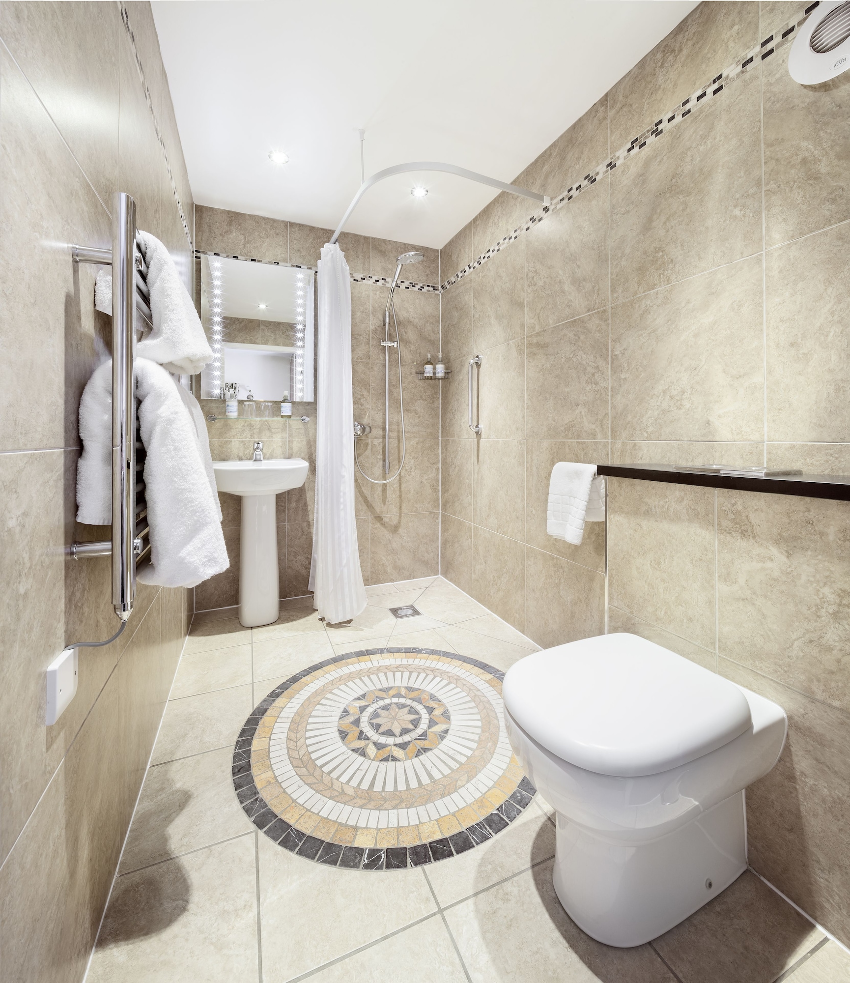 带残疾人通道的双人房（底楼房间6）