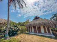 Huku Beach Hostel Palomino Hotele w: 