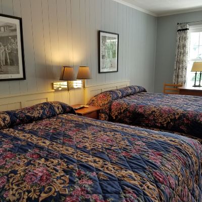Economy Room, 2 Double Beds, Refrigerator&Microwave, Mountain View Roseloe Motel Promo Code
