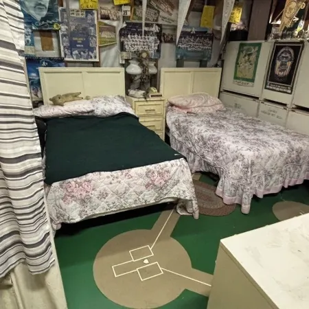 Charming baseball themed 2-story building with cable TV, wi-fi & stereo system. Отели в г. Беркли