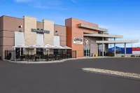 Days Inn & Suites by Wyndham Winkler Hotels in 