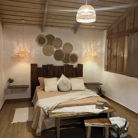 Valle Fresco Eco-Lodge Отели в г. Констанца
