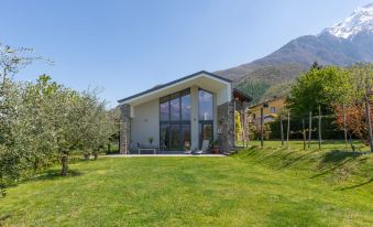 "Lake & Mountain" Summer House - Housity