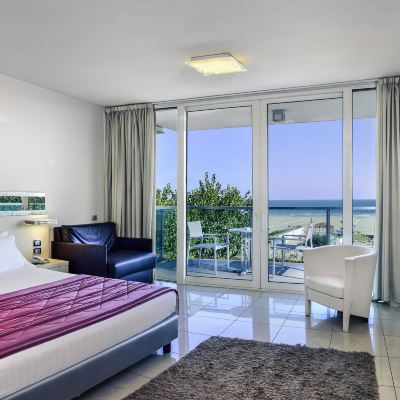 Privilege Double and Single Room Overlooking the Sea