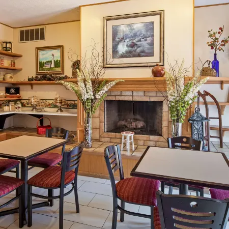 Apple Tree Inn, SureStay Collection by Best Western Отели в г. Петоски