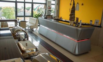Gokart Hotel - Housity