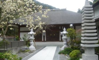 Temple Hotel Shimanobo