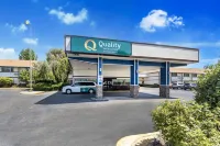 Quality Inn & Suites Medford Airport Hotels in 