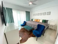 Spacious Apto with Spectacular Views of the Beach Hotels in 