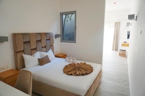 帶陽臺的小型套房