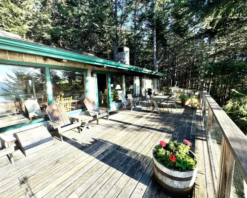 Paradise in Forest setting w/ Ocean views, hot tub, close to town & Hiking Hoteles en Eastsound