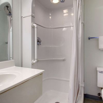1 Queen Bed | Micfridge Motel 6-Owensboro, KY Promo Code