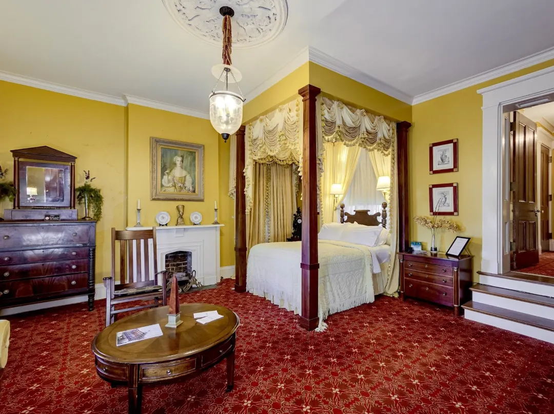 Anchuca Historic Mansion & Inn - Mississippi