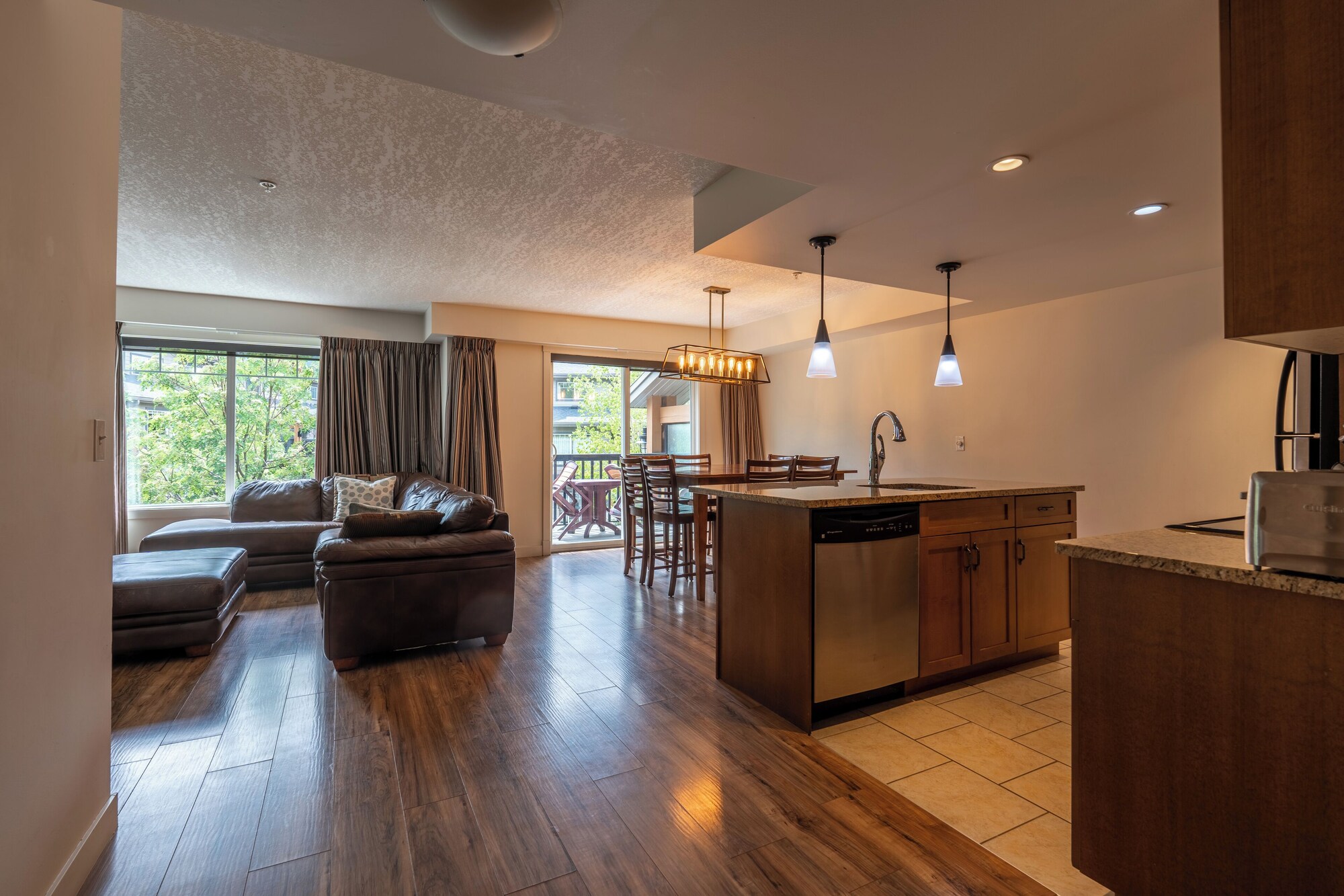 3207号两卧室带书房，两层