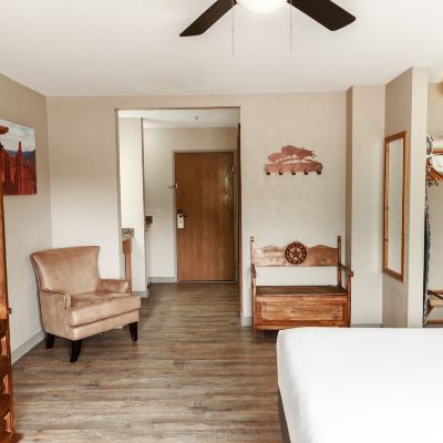 Standard Room, 1 King Bed, Refrigerator & Microwave Aarchway Inn Promo Code