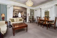 Noble Waterfront Suites
