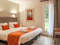 Logis la Bastide de Grignan Hotel & Restaurant "La Chênaie" Hotels in Grignan