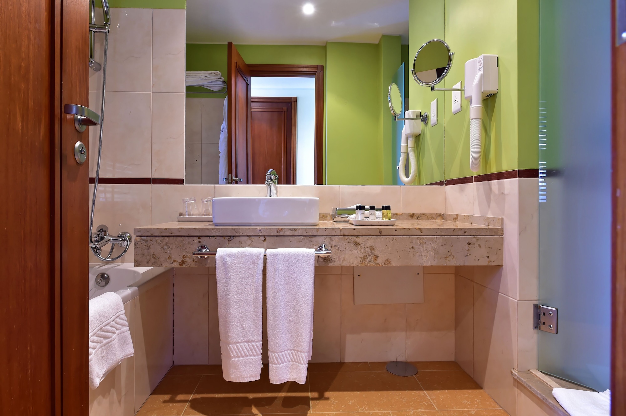 海景标准单人间