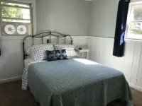 Beautiful Views @ 4-Season Lake House, Private Sandy Beach Hotels in Fryeburg