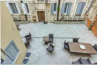Irini Luxury Rooms