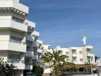 Boronia Hotel Apartments Hotele w: Oroklini