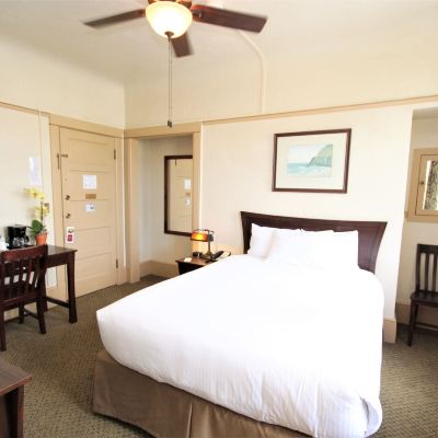 Standard Queen Room Hotel Arcata Promo Code