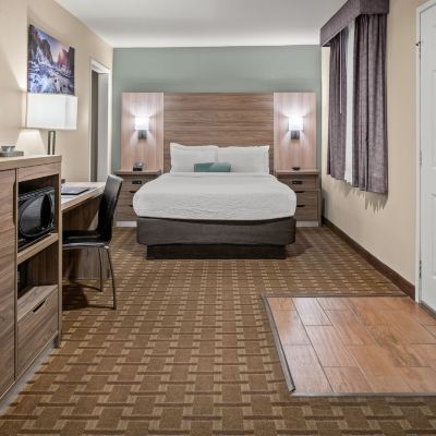 Room 611 - Queen Deluxe Buck Meadows Lodge Promo Code