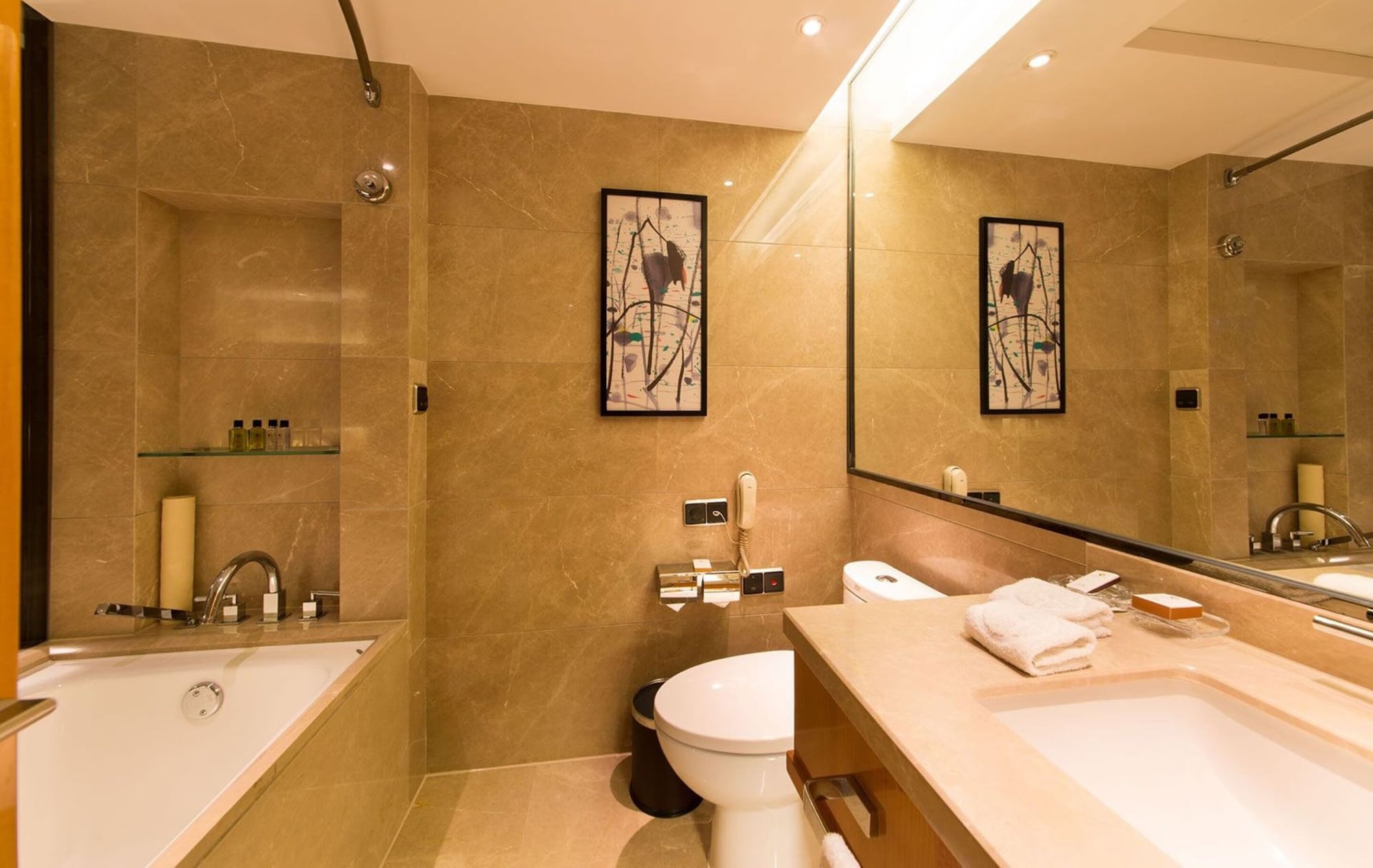 精選大床房A（舒適浴缸+小冰箱）