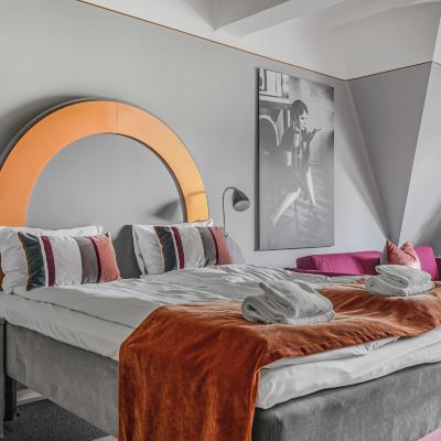 Standard Studio, 1 Queen Bed With Sofa Bed The Apartments Company - the Sweet Promo Code