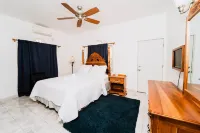 Villa Near Falmouth Jamaica799/Night up to 15 Guest. Hotels in 