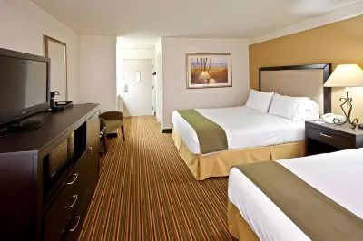 Baymont by Wyndham Litchfield Hotels in 