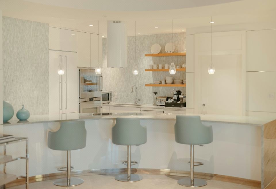 兩臥室套房 - 臥室1：1張特大床；臥室2：2張大床