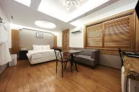Uneed Hotel